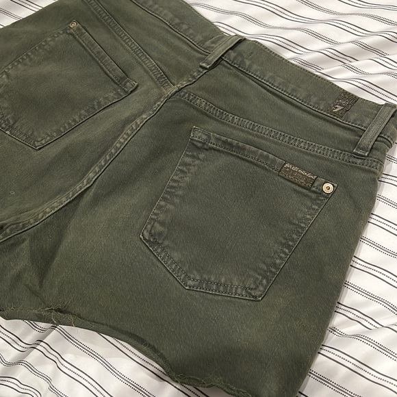 Shorts - Picture 3 of 3